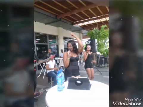 Musicband Desire live 2017 by Naomi Fearber