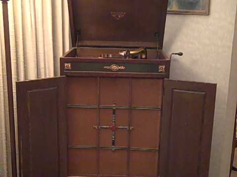 NAT SHILKRET ELLIOTT SHAW WILFRED GLEN - DUSKY STEVEDORE - ROARING 20'S VICTROLA 8-9.MP4