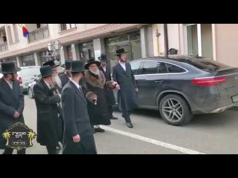 Satmar Rebbe R' Aharon Takes A Stroll In Sighet - Shvat 5783