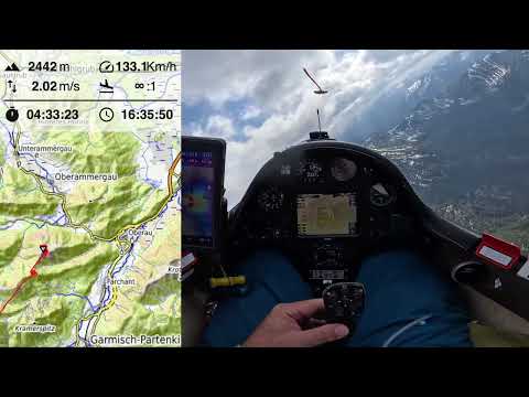 Endanflug mit dem Segelflugzeug aus den Alpen