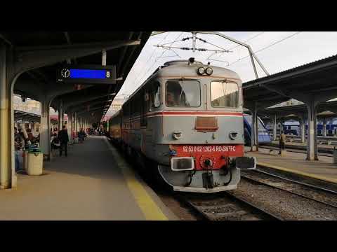 DA 1202 paraseste Gara Bucuresti Nord tractand un vagon al Astra TransCarpatic