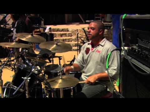 Bongidae! Presents Dubcat - "Listen to DJ's"