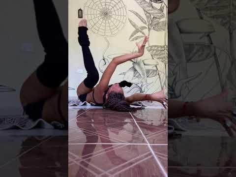 Isabella de la Luna performing „Pain“ to Armand Amar: Inanna