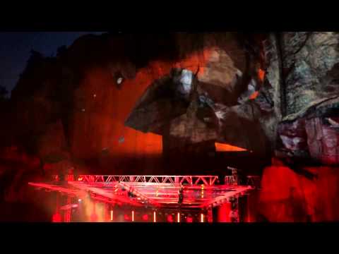 Mountain is breaking up!