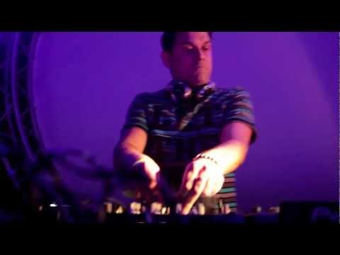 Misja Helsloot - Stuck