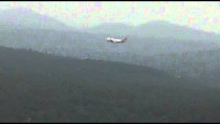 CALICUT AIRPORT (KARIPUR) FLIGHT LANDING view from cheruppadi mala