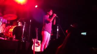 Vicci Martinez &quot;Let Go&quot;