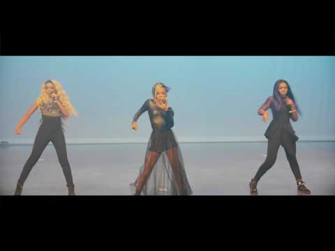 Beyonce -  Formation (Glamour Performance)