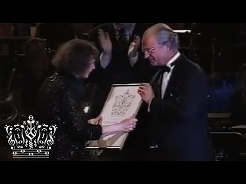 Sophia Gubaildulina receiving the Polar Music Prize 2002