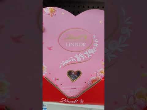💚💛❤❤ Heart-shaped chocolate boxes at CVS store 🌈🍫🍭🍫🍭🍫#shortsfeed #satisfying #asmr #shorts
