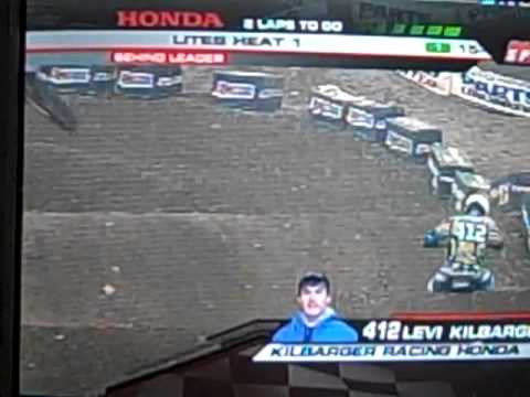 Ricky Renner passing Levi Kilbarger