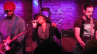 Amanda Brown sings Valerie at Village Underground