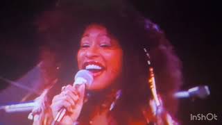 Chaka Khan (Age 22) Sings &quot;Sweet Thing&quot; w/ Rufus On TV Live (3-19-1976) &#39;The Midnight Special&#39;