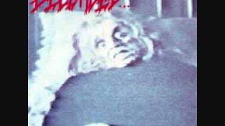 Deceased - Feasting On Skulls