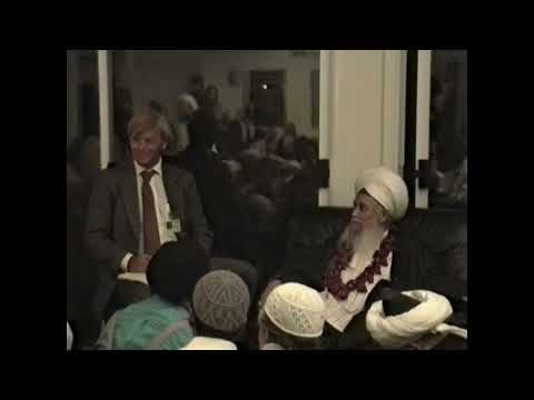 GrandShaykh Nazim al-Haqqani - JOURNALIST INTERVIEW - remastered 1280x720