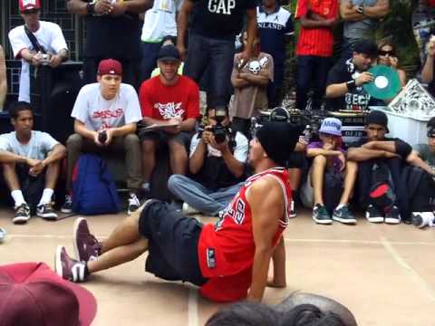 Muxibinha e amarelo vs Master D e Fabgilr - FINAL (Floor Riders 10 anos)