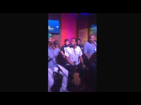 Arlindo Cruz , Xande de Pilares e Arlindo Neto Versando na FmODia