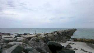 preview picture of video 'Beach fishing at Hampton Beach'