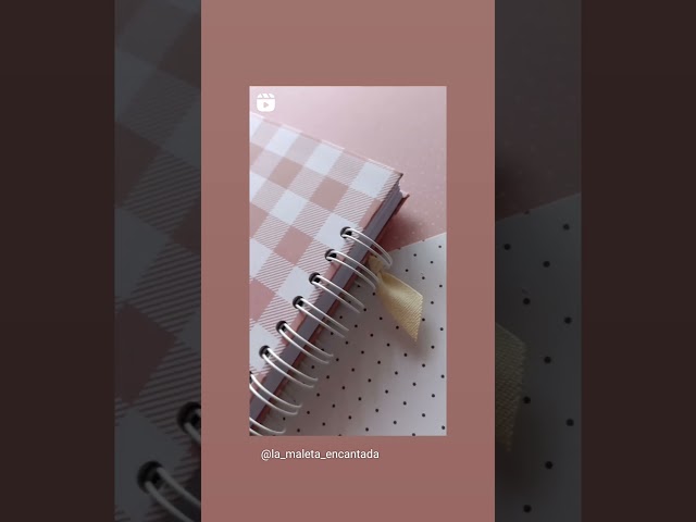 Vídeo relacionado con Mejor Profe de Educación Física del Mundo. Regalo Original para profesores de Educación Física. Regalo profesor fin de curso.: Cuaderno de Profesor. Tamaño A5, interior cuadriculado.