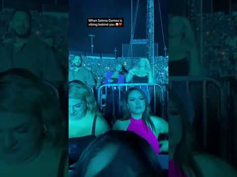 Thumbnail for 💚Selena Gomez  asistió al concierto de Karol G ayer en California #shorts by Karol g