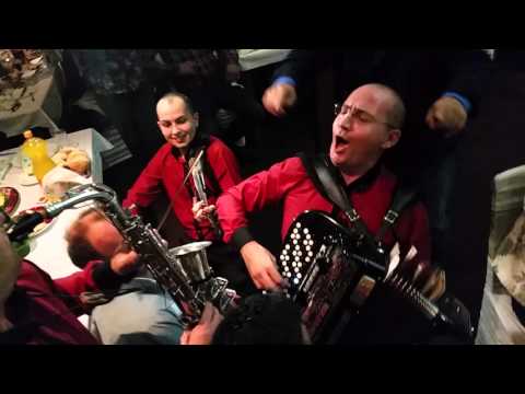 Milan Jabučanac (uživo)ko preživi neka priča