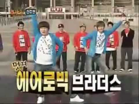 Super Junior- EunHyuk and ShinDong funny dance!