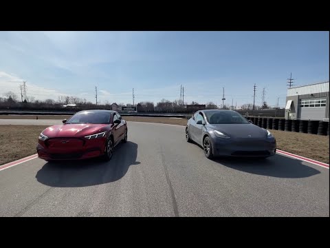 Tesla S plaid 900hp VS Ford Mustang electric 1100hp
