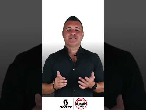 SIDE-BY-SIDE CYCLISTS: IS IT ALLOWED? Scott and Guidare Oggi #shorts