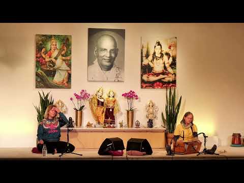 Satsang - Kirtan, Mantra und Arati mit Darshini - Yoga Vidya Live, 21.09.2022, 20:00 Uhr