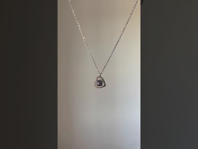 Vídeo relacionado con You are upside down, espeluznante lindo murciélago colgante regalo para niños Camiseta