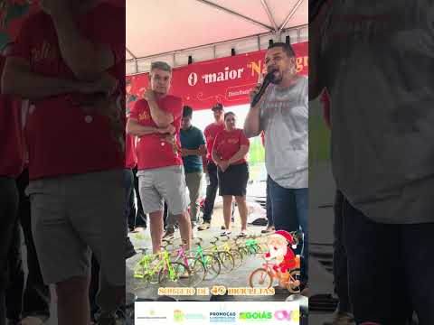 Entrega de brinquedos em Aparecida do Rio Doce.