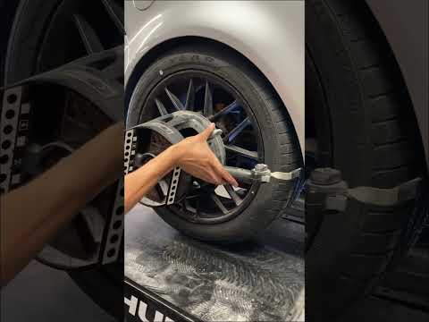 This is how you do a wheel alignment #car #mechanic #diy