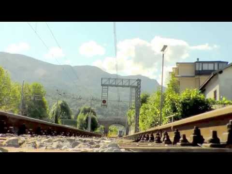 ATTENZIONE TRENO MINUETTO IN ARRIVO - ROBILANTE - (CN) 5 - 8 - 2014.