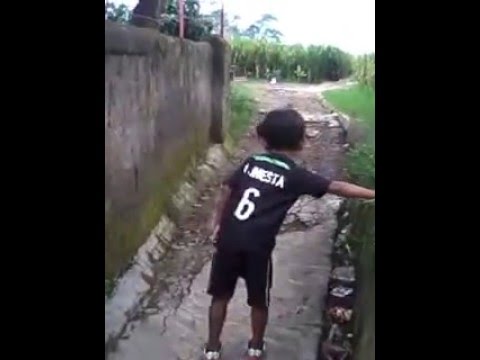 Lucu... tendangan dan sundulan maut.. ##