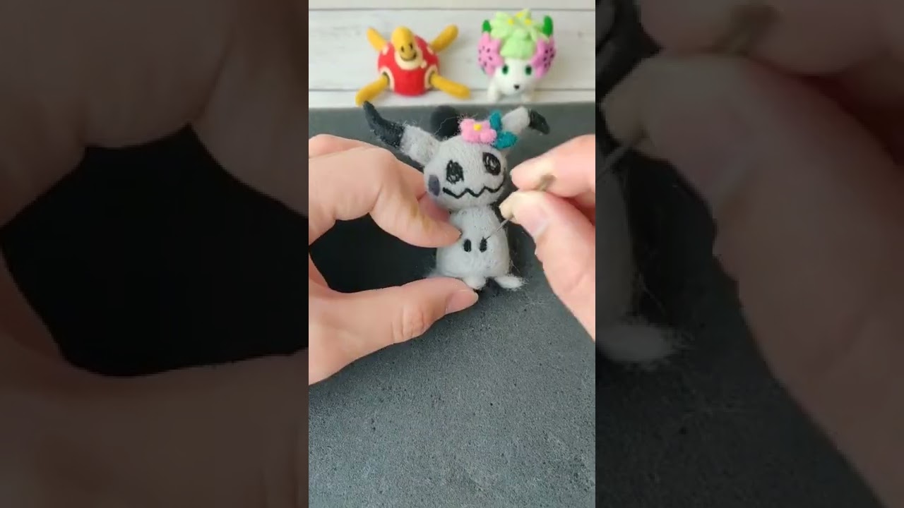 Shiny Mimikyu Satisfying Wool Art.