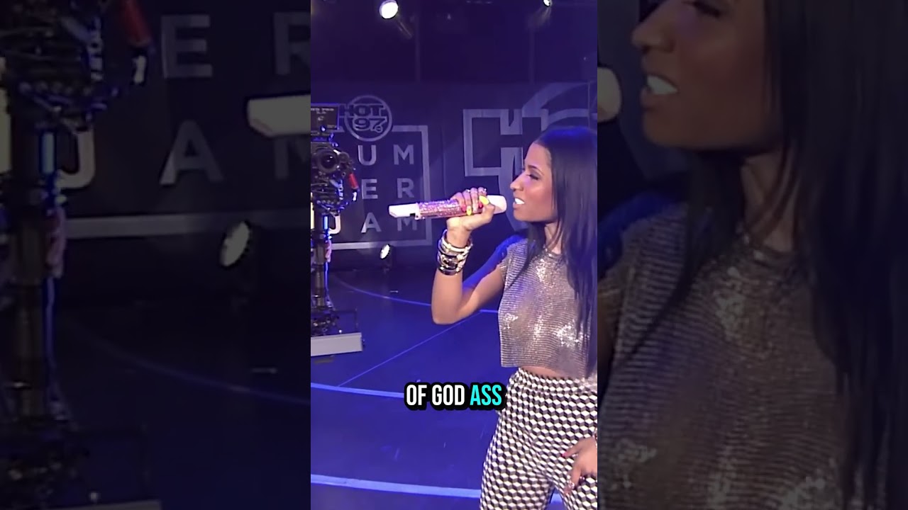 🟡 Feel the Vibe: NYC Queen Owns the Stage