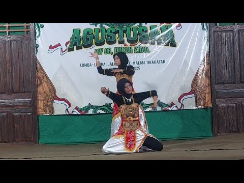Tari Anggluk Angglang oleh pemuda GMDK (malam tirakatan 16 Agustus 2025 di Ds. Sidomulyo, Purworejo)