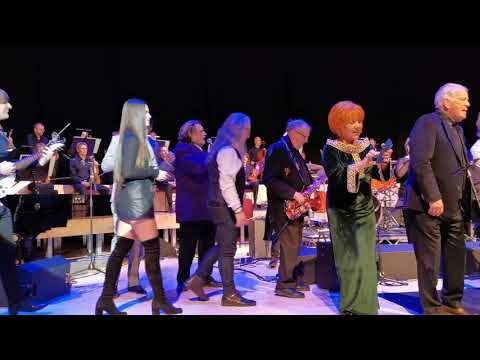 "Hey Jude", Mike McCartney, The Merseybeats, Mia Carragher, Ray Ennis, Liverpool Royal Philharmonic