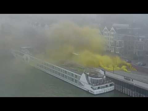 Waalkade Geel Zwart HD