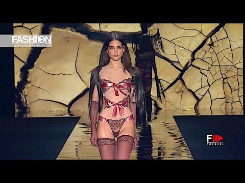 ANDRES SARDA Highlights Fall 2019 MBFW Madrid - Fashion Channel