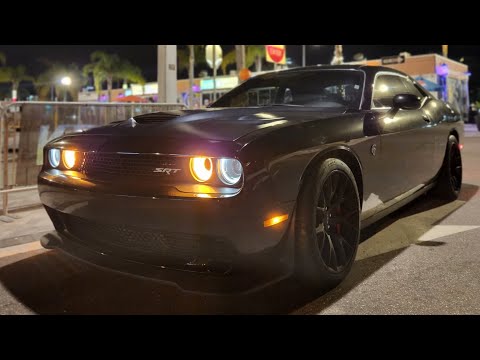 Stock Hellcat vs. Tesla 40 roll