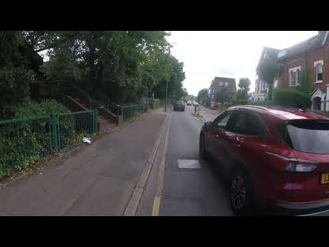 Nasty close pass on Alexandra Rd, Wimbledon. LB21 VZL