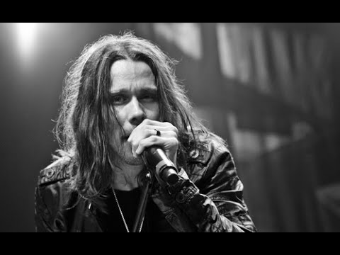 Sweet Child O' Mine - Axl Rose vs Myles Kennedy