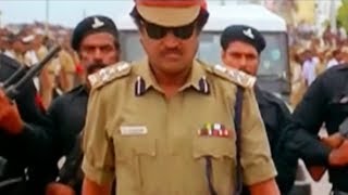 Rajini reveals himself as SrInspector he arrest Ja