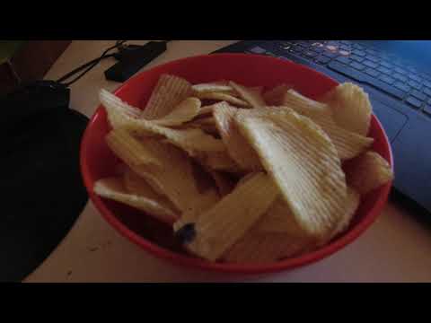 MongoTV_12082 - Del 1 - SPISER SKÅL CHIPS FREDAG AFTEN