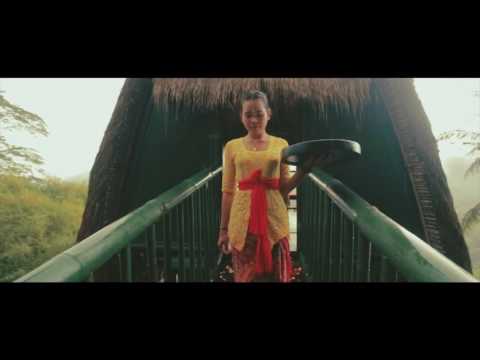 download lagu mp3 mp4 Kupu Kupu Barong, download lagu Kupu Kupu Barong gratis, unduh video klip Kupu Kupu Barong