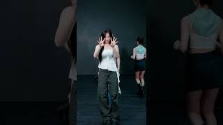 Download lagu 【挿入歌解禁】 BABYMONSTER「Stuck In The Middle (Remix)」BABYMONSTER オリジナルの #キミオオカミダンス 🐺🩵  #オオカミくん#shorts mp3