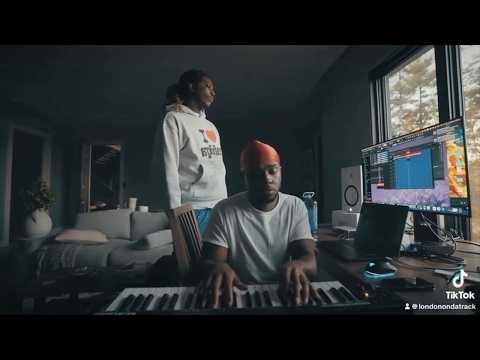 Music Producer London on da Track in the Studio with Young Thug!