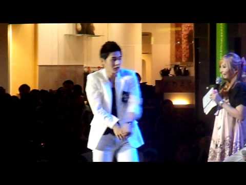 [FanCam] ZE:A Dong Jun Shows off his Talent