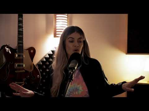 Sarah McTernan, HalfTraxx & Sean O'Meara - Loving You (Live Acoustic)